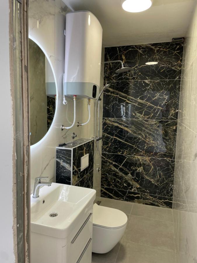 Apartment Ema Blace Bagian luar foto