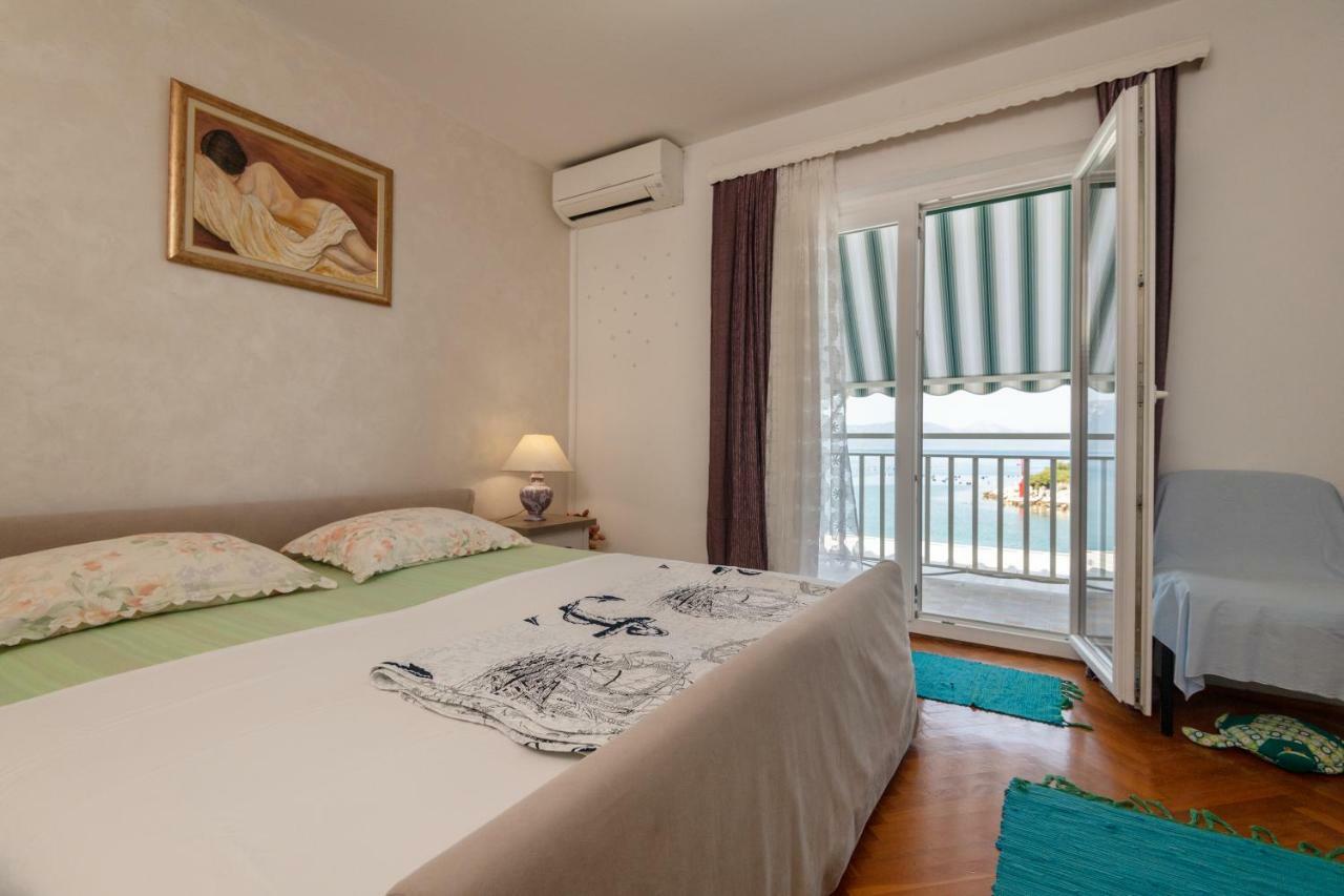 Apartment Ema Blace Bagian luar foto